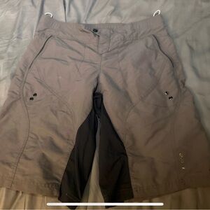 SUGOI BIKING SHORTS Mens M Padded Seat Ripstop Elastic Waist Pockets Bicycling